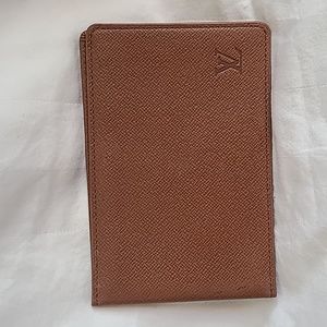 Louis Vuitton LV Taiga bifold ID wallet